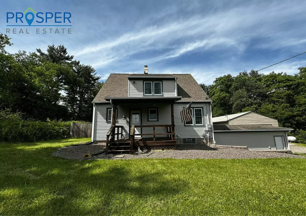 3 Bedroom Farmstyle House With 3 Acres! House for rent in Eau Claire, WI