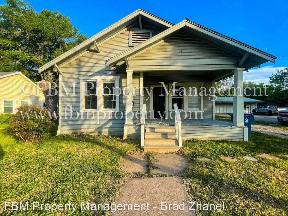 1804 W 2Nd Ave Corsicana, TX House for Rent Rentable