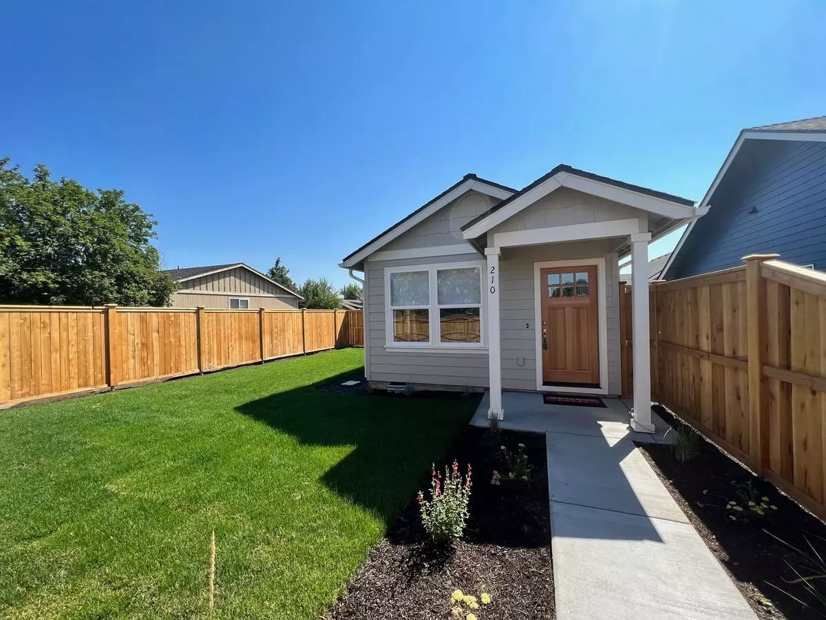 Private One Bedroom Unattached Adu With Fully Fenced Yard Apartment for rent in Redmond, OR
