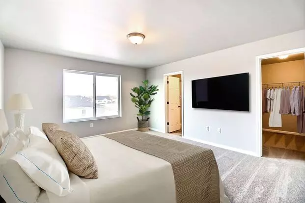 Stunning 2-story Twin Home In Vibrant Lakewood Community - Across From The Brand-new Lakewood Elementary School! Apartment for rent in Mandan, ND