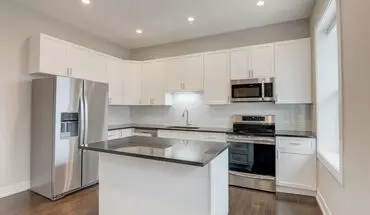 4 of 11 4927 N Claremont Apartment for rent in Chicago, IL