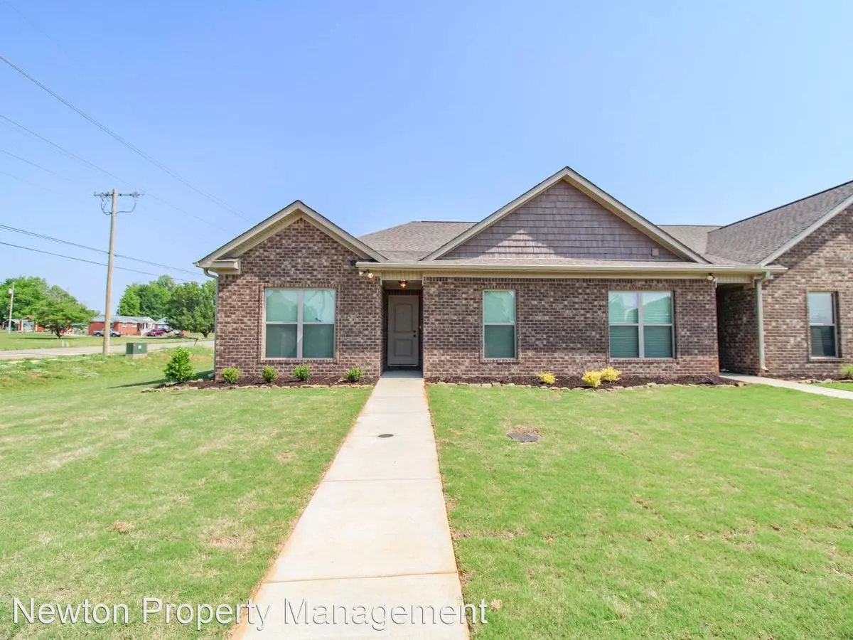 Move In Special - 1st Month Rent Free - Cable, Internet & Lawn Care Included! House for rent in Athens, AL
