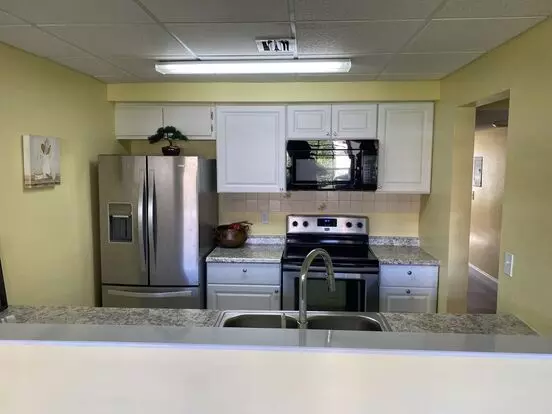 Large 2 Bedroom 2 Bath Condo Apartment for rent in Leesburg, FL