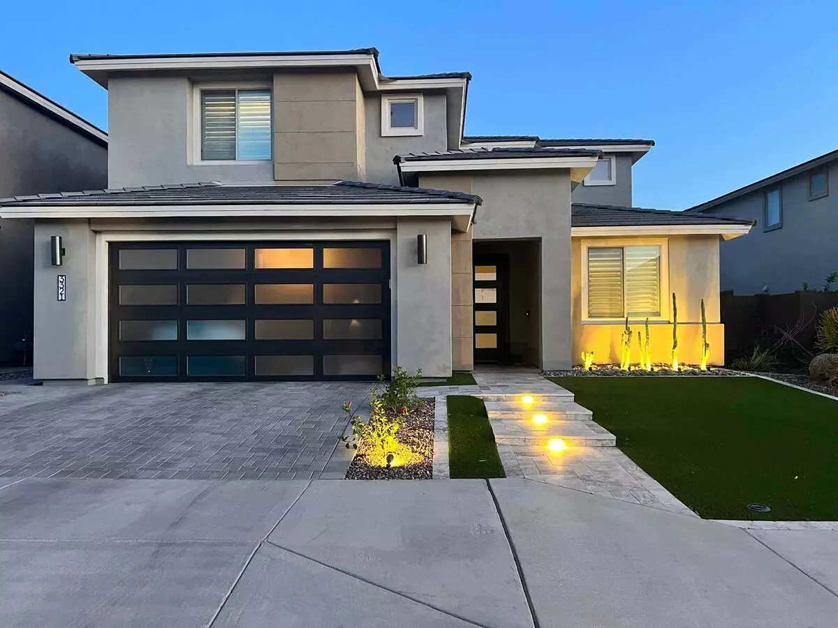 Gorgeous 5 Bed 3.5 Bath Home In Desert Ridge Area With Resort Community Pool/rec Center House for rent in Phoenix, AZ