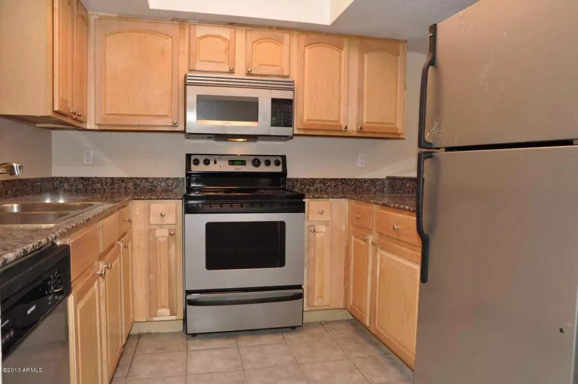 Charming 2 Bed 2 Bath Gated Condo Near Bell Road And 35th Ave++pool++fitness House for rent in Phoenix, AZ