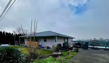 2 of 5 Vincent Park Triplex Apartment for rent in Pendleton, OR