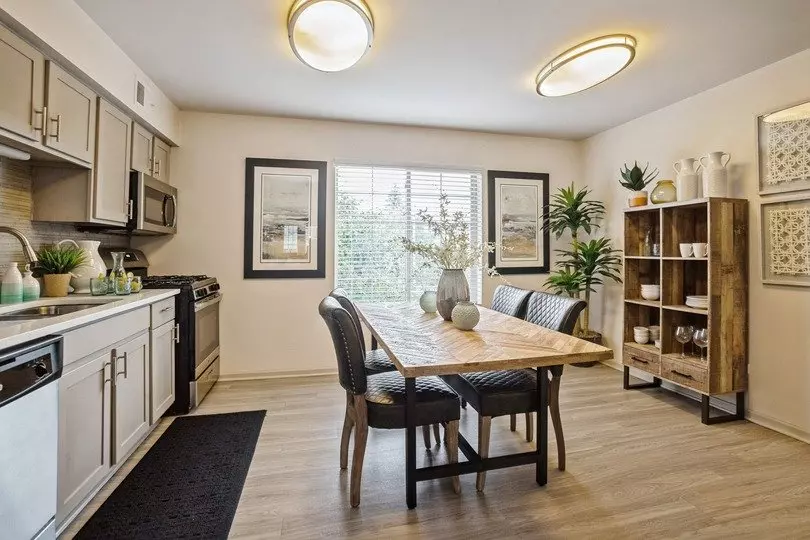 ReNew Poplar Creek Apartment for rent in Hoffman Estates, IL