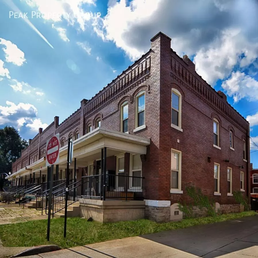 1645 N Pearl St Apartment for rent in Columbus, OH