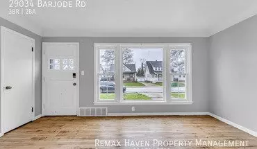 4 of 24 29034 Barjode RD House for rent in Willowick, OH