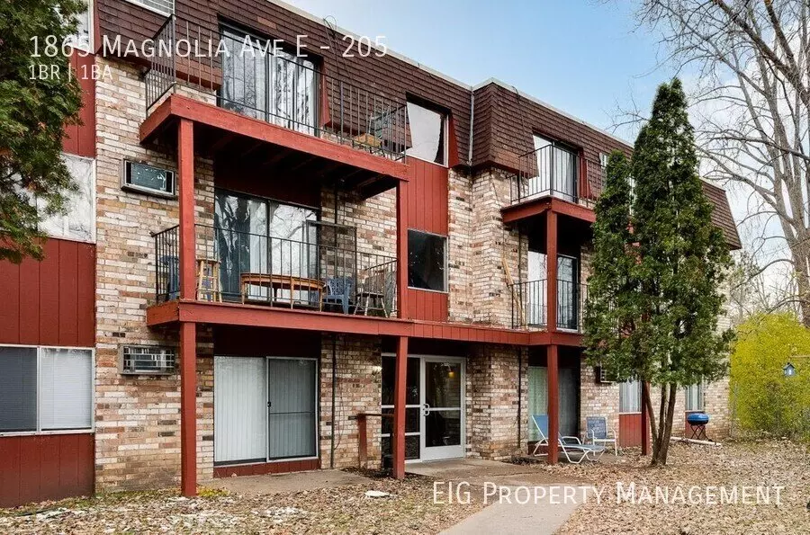 1865 Magnolia Ave Apartment for rent in St Paul, MN