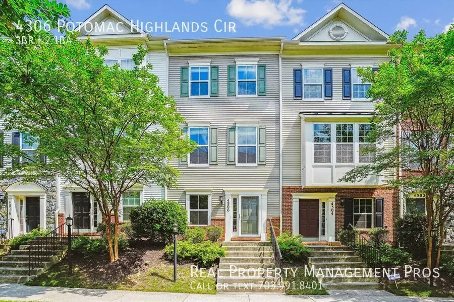 4306 Potomac Highlands Cir House for rent in Triangle, VA