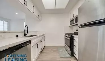 3 of 28 15132 Magnolia Blvd Apartment for rent in Sherman Oaks, CA