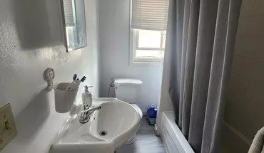 4 of 5 394 Langlois Ave Apartment for rent in Windsor, ON