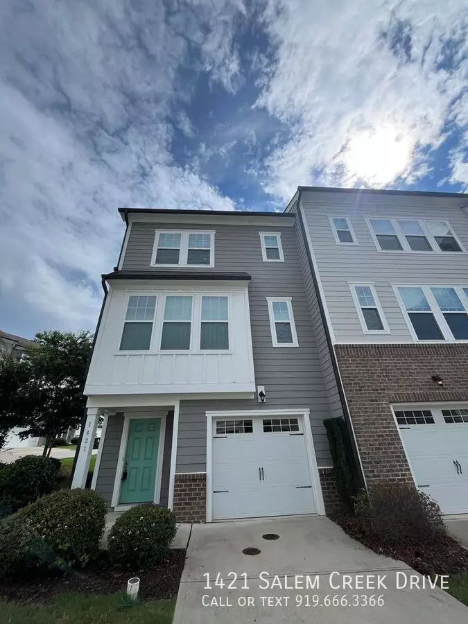 1421 Salem Creek Dr House for rent in Apex, NC