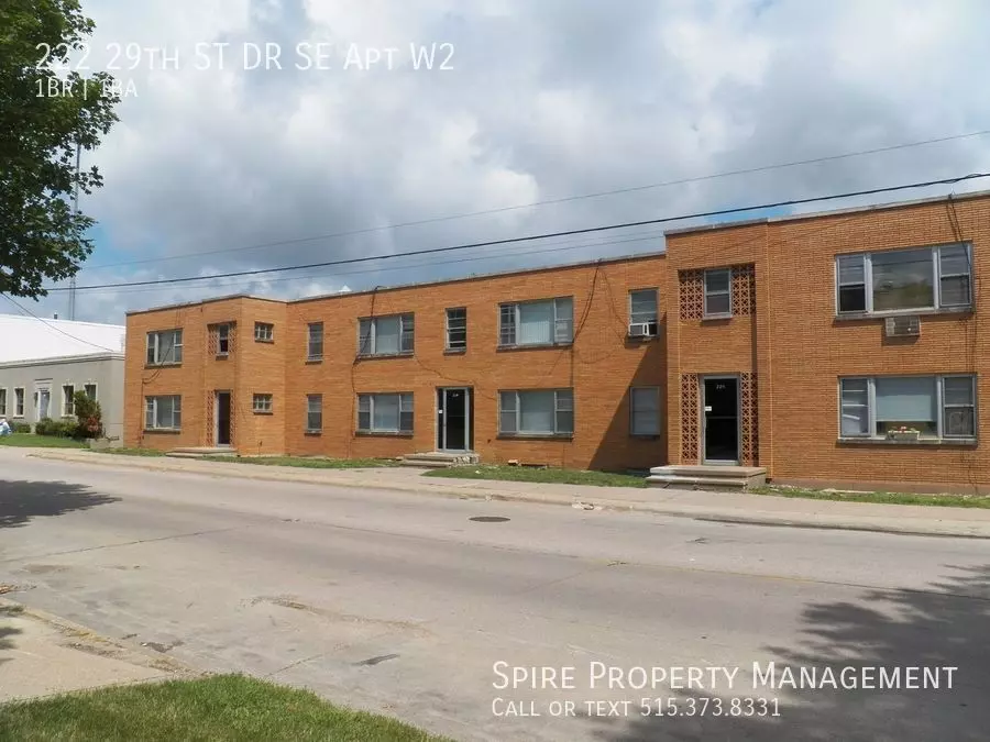 222 29Th St Dr House for rent in Cedar Rapids, IA