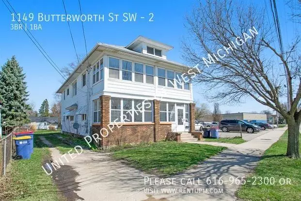 1149 Butterworth St Apartment for rent in Grand Rapids, MI