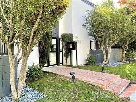 5236 Kester Ave Apartment for rent in Sherman Oaks, CA
