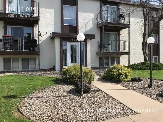 3900 S Hawthorne St Apartment for rent in Sioux Falls, SD