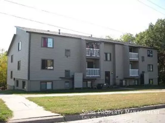 3237 Pioneer Ave Apartment for rent in Cedar Rapids, IA 3237 Pioneer Ave Apartment for rent in Cedar Rapids, IA