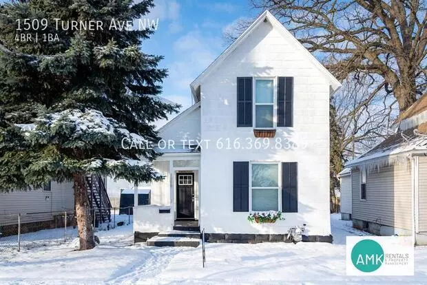 1509 Turner Ave Apartment for rent in Grand Rapids, MI