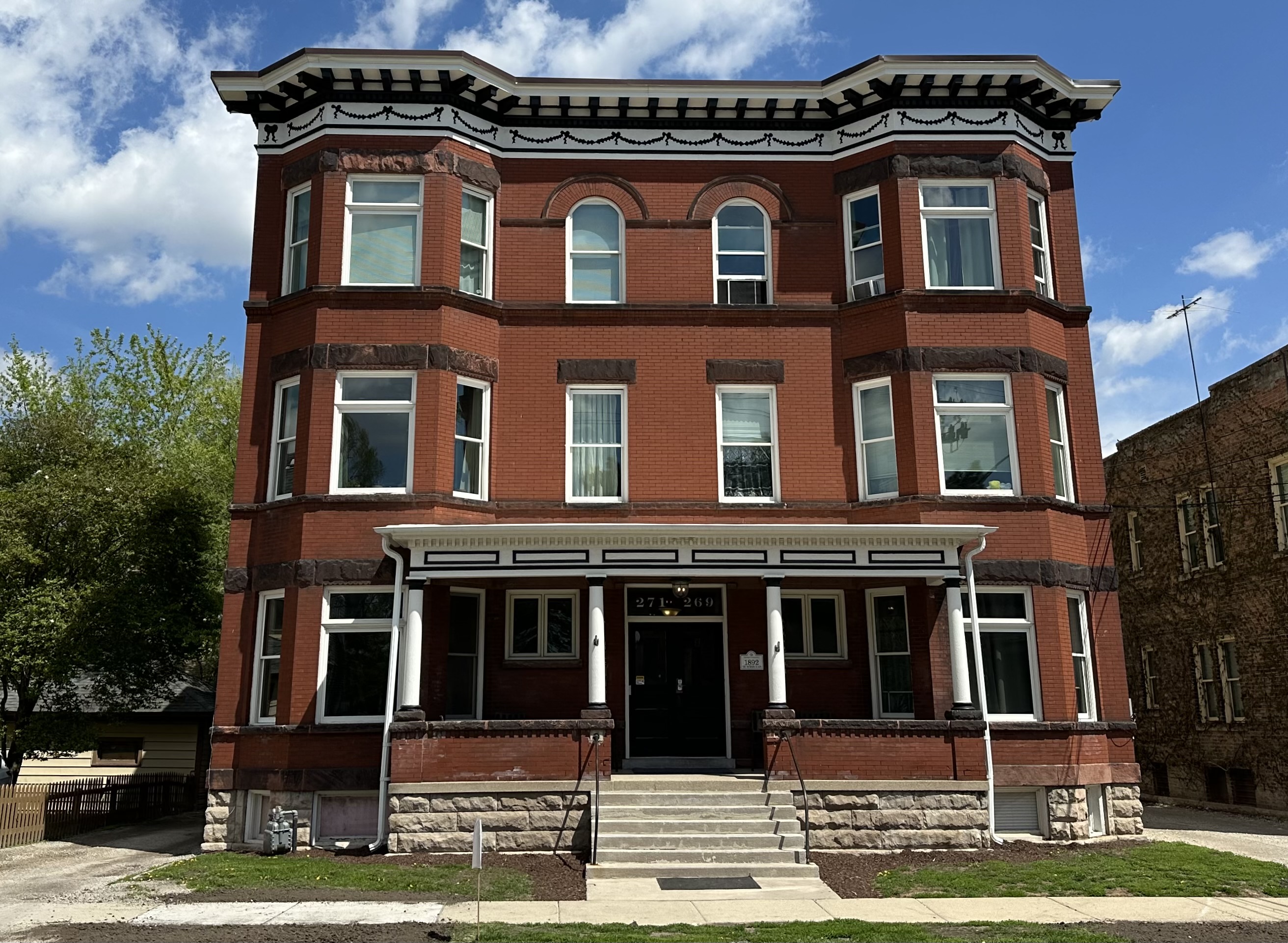 269 Douglas Ave Apartment for rent in Elgin, IL