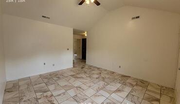 302 E Dryden St Apartment for rent in Odessa, MO