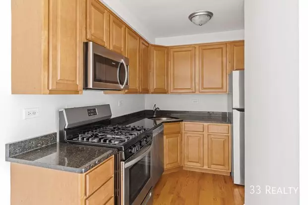 118 Surrey Dr Apartment for rent in Glen Ellyn, IL