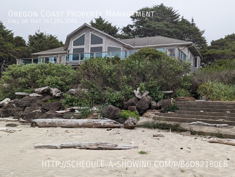 6215 Highway 101 St Yachats, OR House for Rent