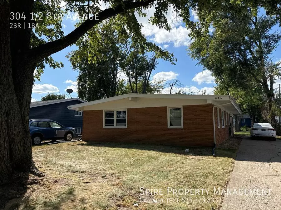 304 8Th Ave House for rent in Hiawatha, IA