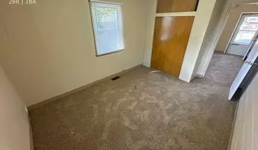 4 of 10 304 8Th Ave House for rent in Hiawatha, IA