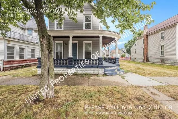 1328 Broadway Ave Apartment for rent in Grand Rapids, MI