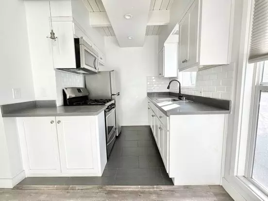 6063 Franklin Ave Apartment for rent in Los Angeles, CA