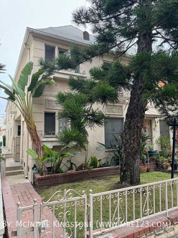 354 S Reeves Dr Beverly Hills, CA Apartment for Rent