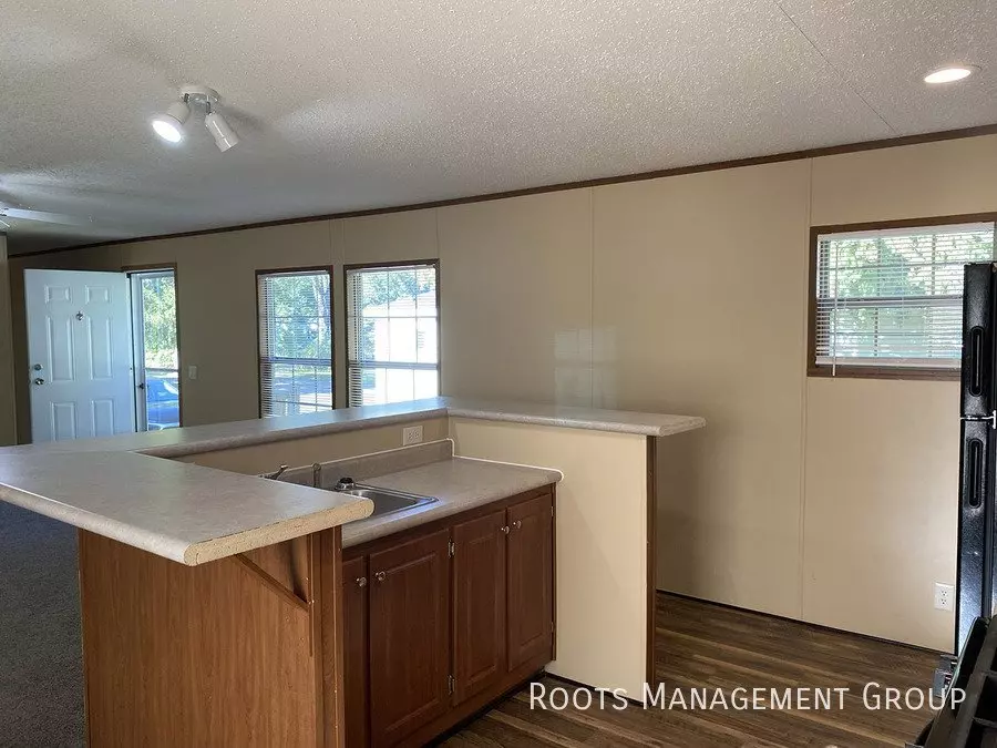 2338 Cascade St Apartment for rent in Flint, MI