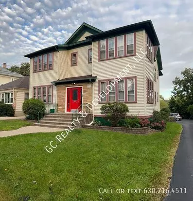 532 South St Apartment for rent in Elgin, IL