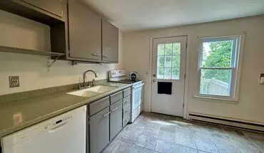 4 of 13 South Portland 2bd/1ba With Off Street Parking Included!! Available Now!! Apartment for rent in South Portland, ME