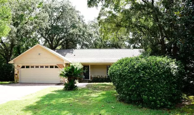 3 Bedroom In Bluewater Bay! Apartment for rent in Niceville, FL