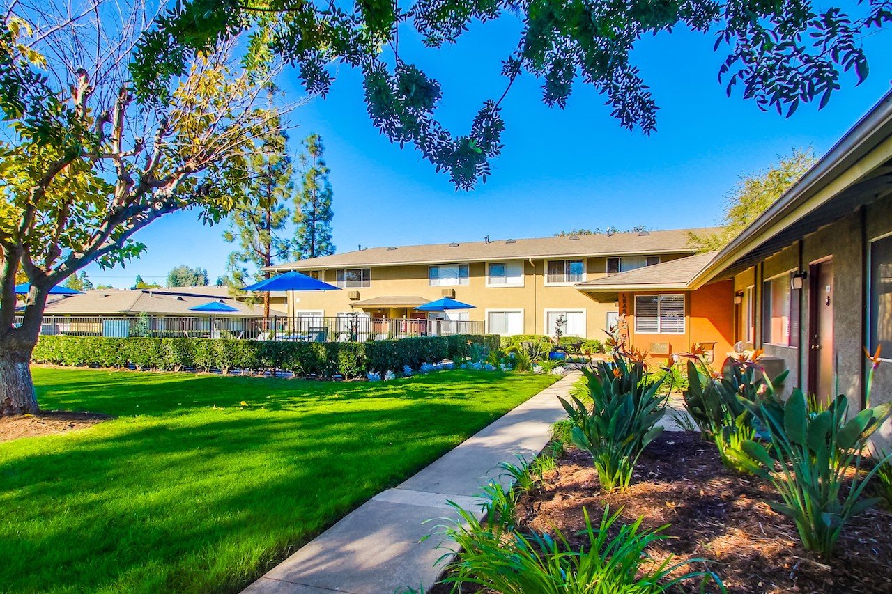 Grand Regency Apartments Escondido, CA