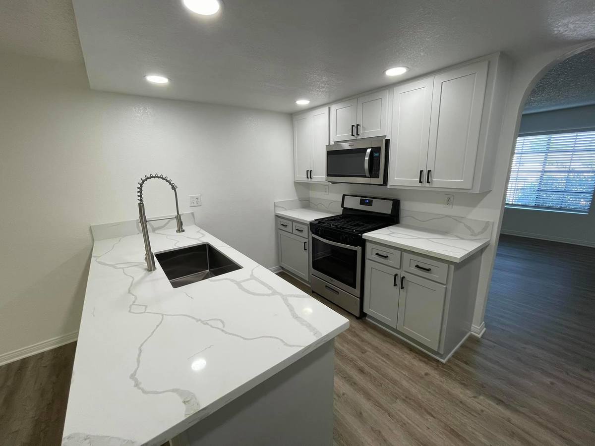 Charter Oaks Apartment Homes Covina, CA Rentable