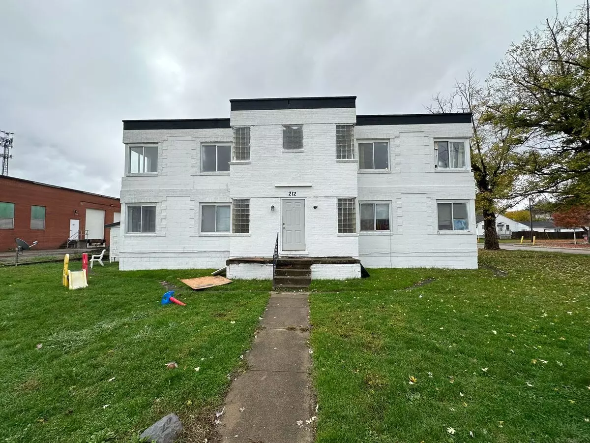 212 Pierce Ave Apartment for rent in Lancaster, OH