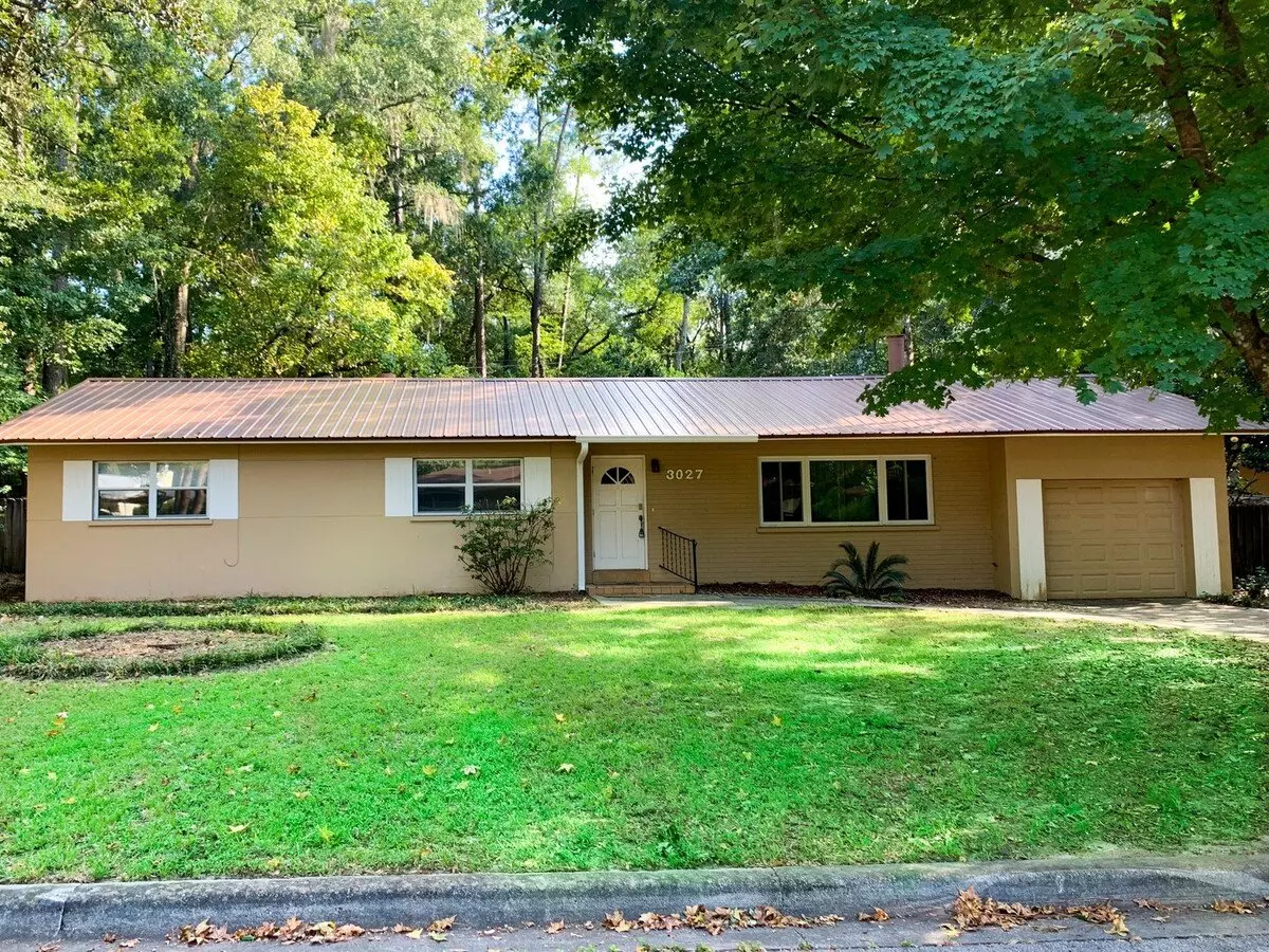 3/2 House Walking Distance To Uf & Law School Available For Fall 2025! House for rent in Gainesville, FL