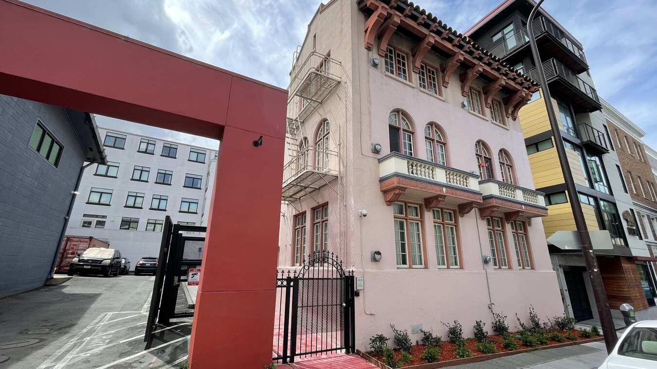 2126 Bancroft Way Apartments Berkeley, CA Rentable