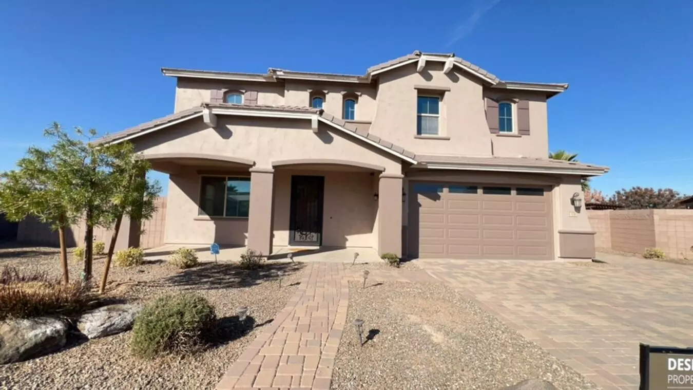 Beautiful Large 5 Bedroom Home In Cul-de-sac/extra-large Backyard! House for rent in Chandler, AZ