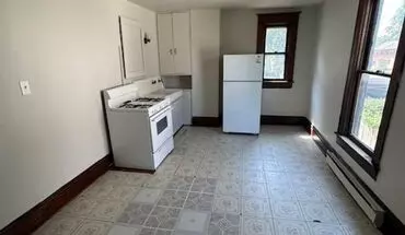 3 of 5 1208 Columbia Ave Apartment for rent in Fort Wayne, IN