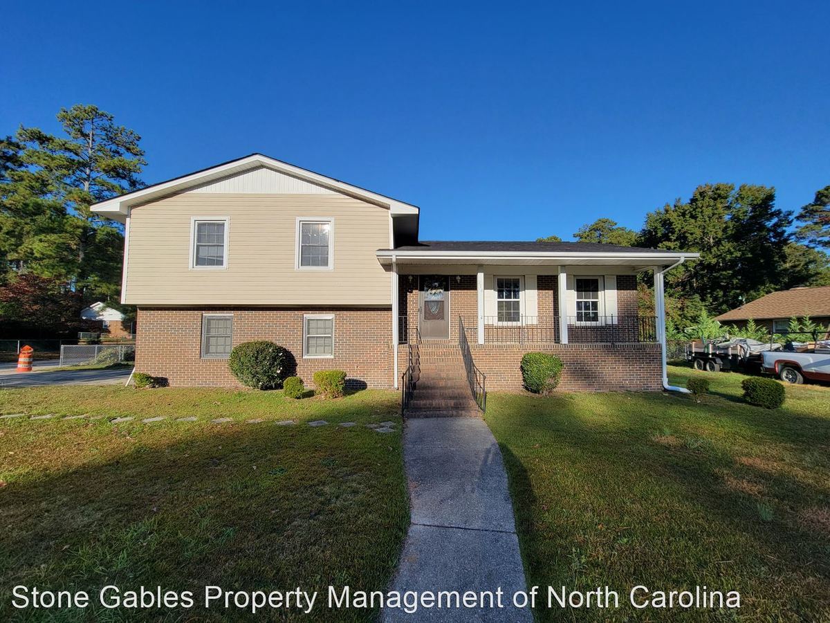 214 Wintergreen Dr Fayetteville, NC House for Rent