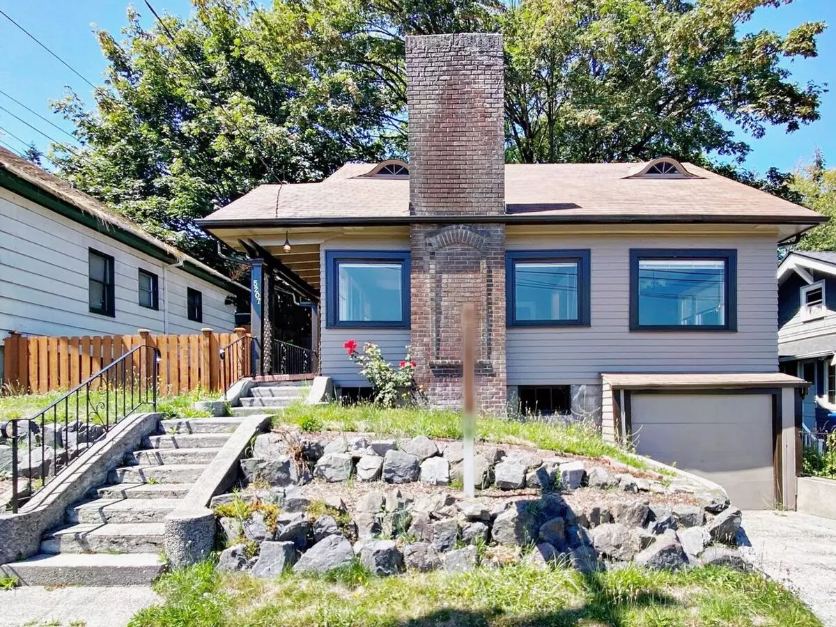 Beautiful Craftsman 5 Bed 1 Bath Home With Fully Fenced Yard House for rent in Seattle, WA