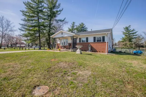 Stunning 3 Br/2 Ba Single-family Home In Baltimore! Apartment for rent in Baltimore, MD Stunning 3 Br/2 Ba Single-family Home In Baltimore! Apartment for rent in Baltimore, MD
