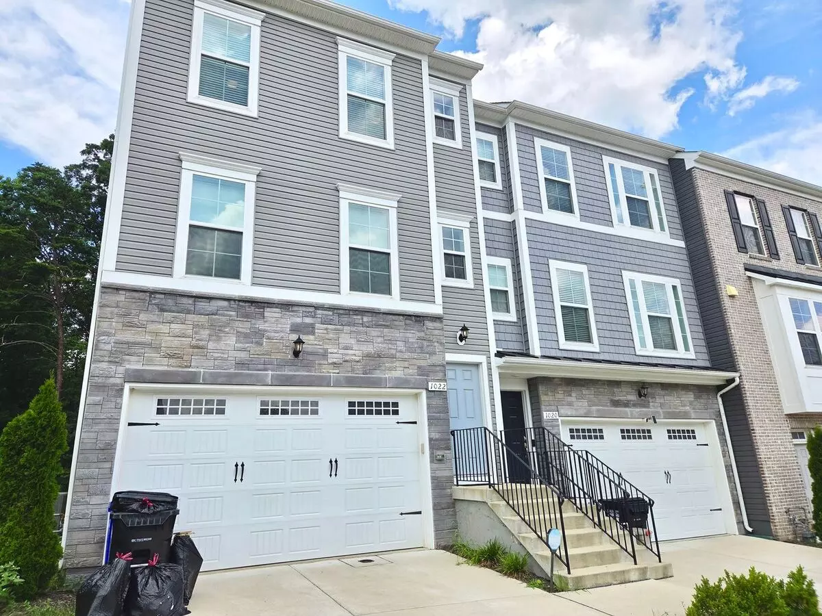 Beautiful 3 Br/3.5 Ba Eog Townhome In Laurel! House for rent in Laurel, MD