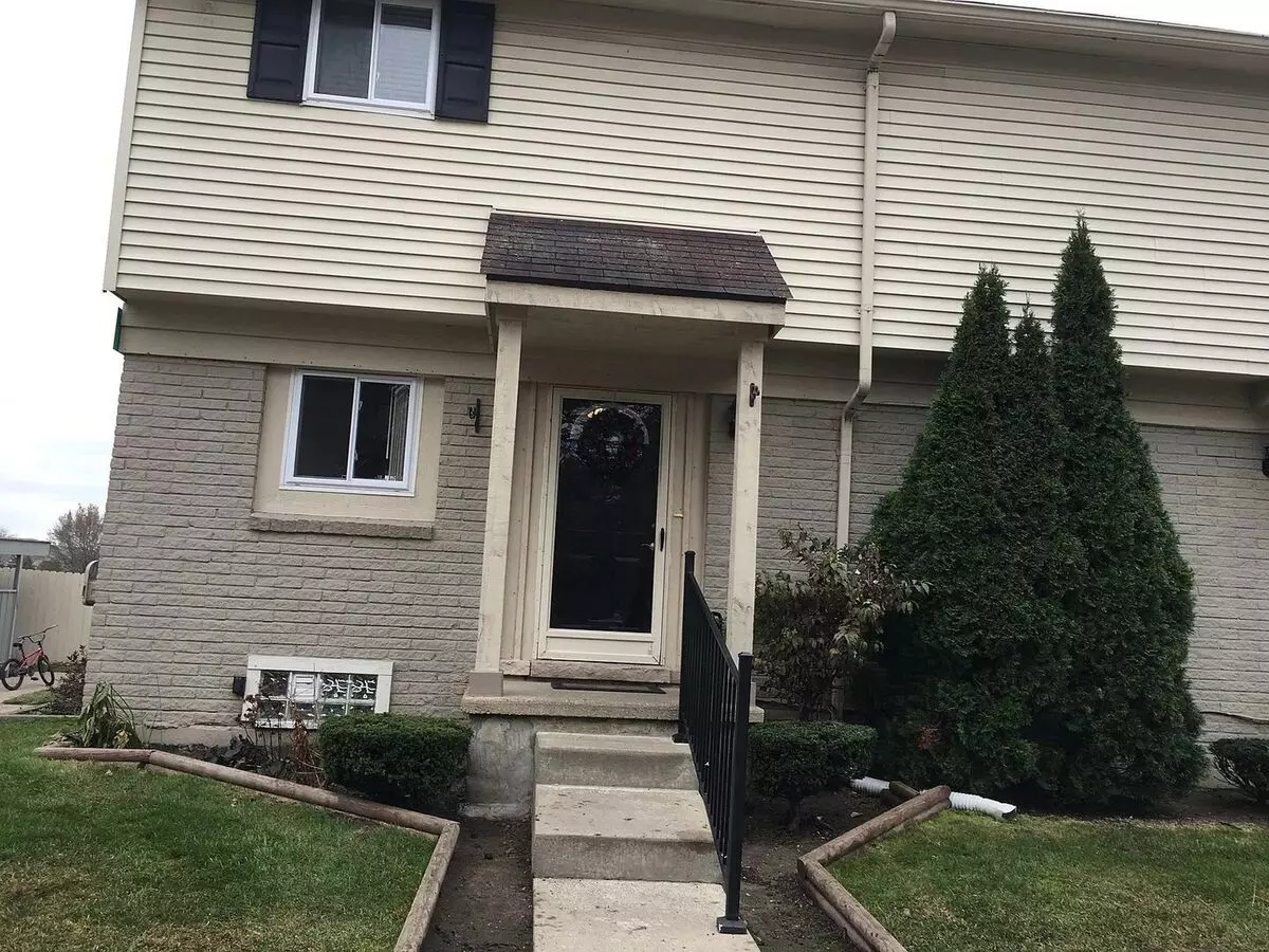 Charming 2br Condo In Utica Apartment for rent in Utica, MI