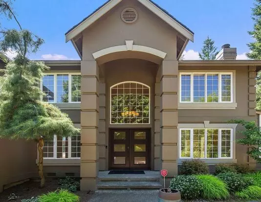 5 Bedroom Single Family Home In Lakemont Apartment for rent in Bellevue, WA